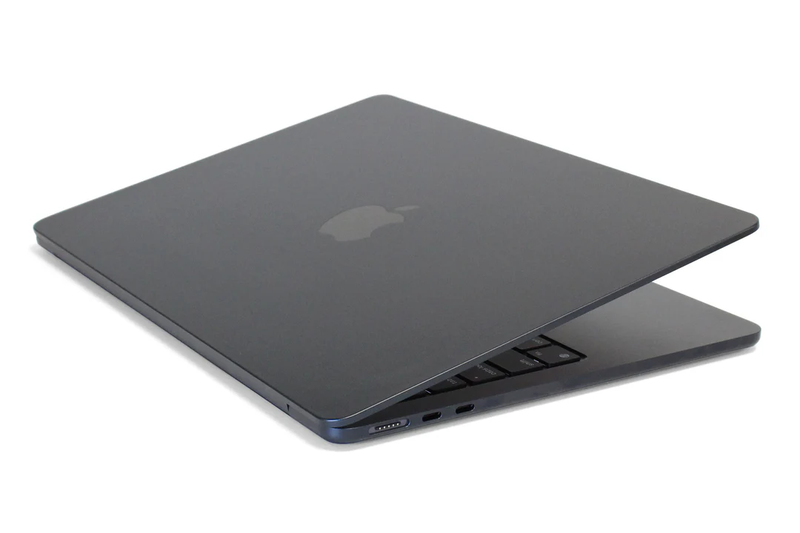 Apple 13″ MacBook Air 2025 , M4, 16GB RAM ( 256GB SSD ) laptop