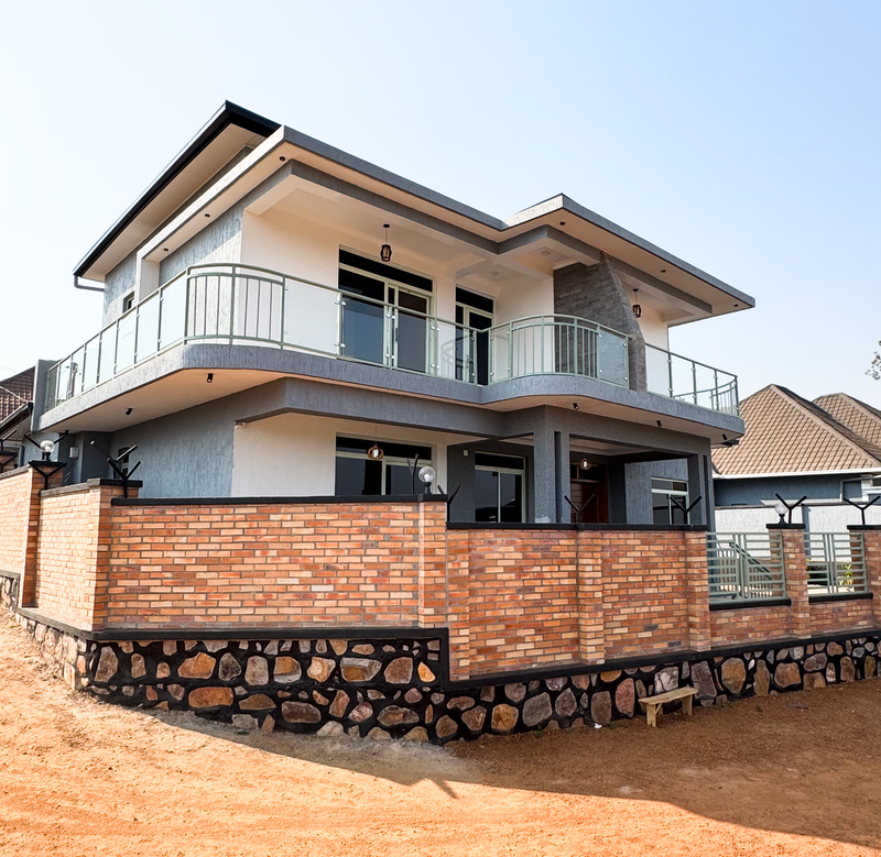 Decent house for Sale nearby Lake in Kanombe (4 Bath and 5 Bedrooms)